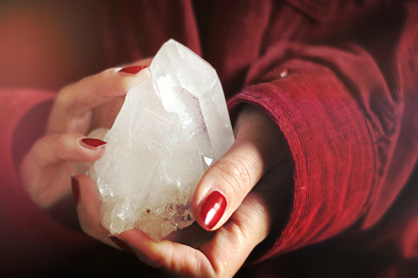 An Introduction to Healing Crystals and Stones: Relieve Stress and Anxiety through Crystal Meditation - MystiqAmber